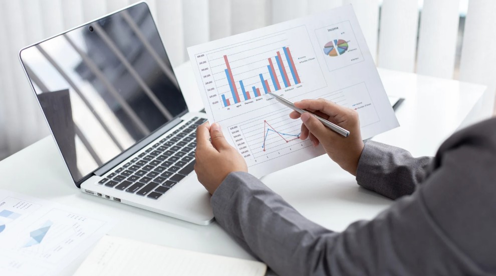 How Can Canadian Small Businesses Reduce Tax Legally?